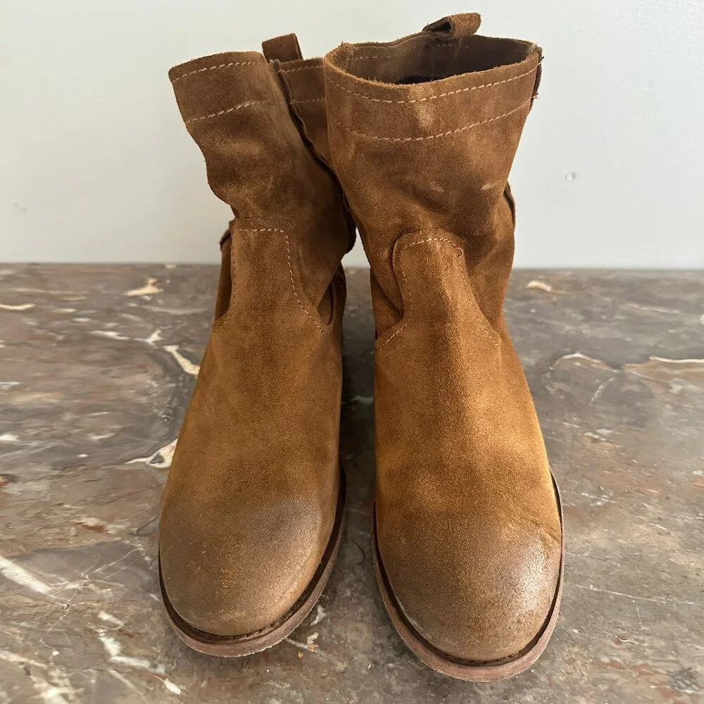 FRYE Cara Suede Short Boots - Distressed in brown Size 8.5 Barely Worn - Picture 4 of 14